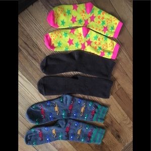 3 pairs of multi color/ pattern socks